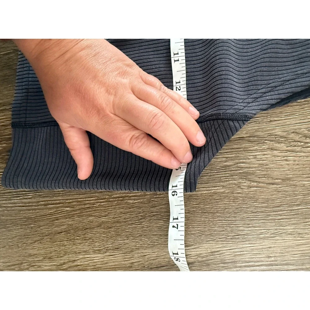 Lululemon Ribbed Softstreme Cropped Tank Top Black Size 8‎ Yoga Workout V-Back